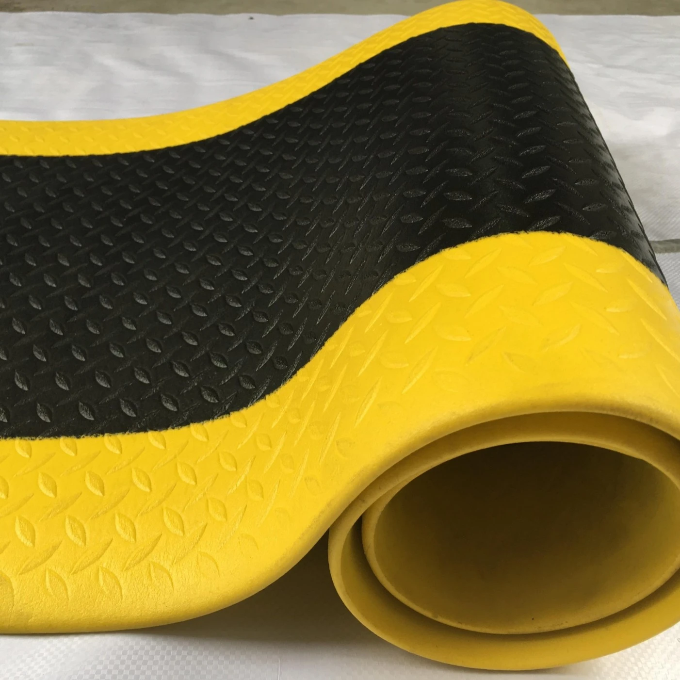 PVC Foam Diamond Anti-Fatigue Mat (1) PVC Foam Diamond Anti-Fatigue Mat (1)